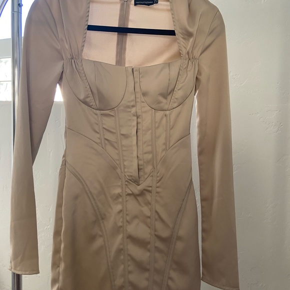 NWOT Pretty Little Thing champagne dress - Size 2 - Picture 6 of 7